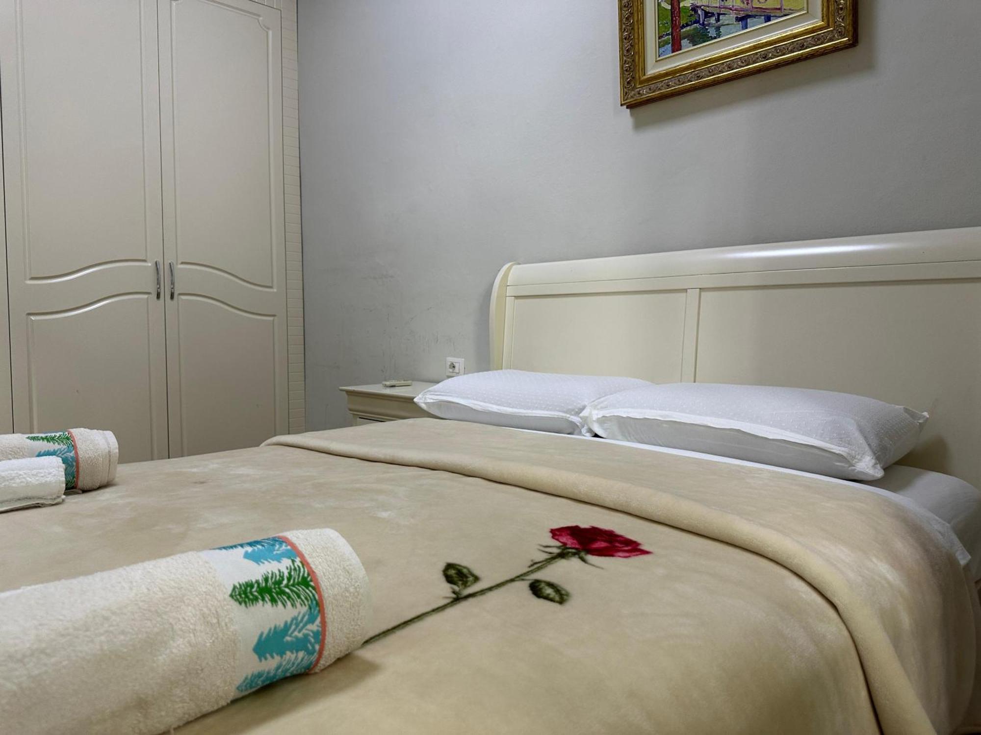 Kelly'S Cozy Hideaway - Central Tirana Kültér fotó